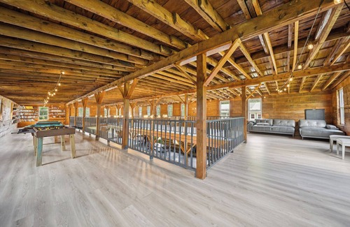 Liberty Complejo | Lakeside Barn Estate- 3 Cozy Homes+Pool+Hot Tub!