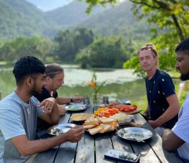 Rideegama Otro | Lakeside Base Camp
