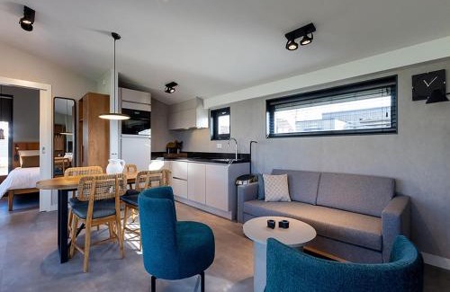 Delfstrahuizen Casa | Lakeside Bliss in Friesland