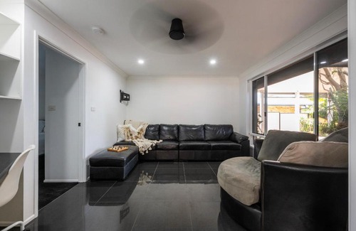 Yamba Casa | Lakeside Bliss - LJHooker Yamba