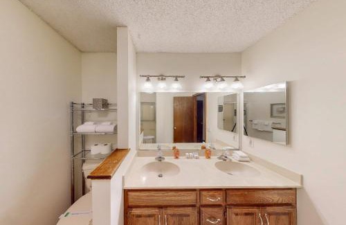 Hot Springs Village Casa | Lakeside Bliss