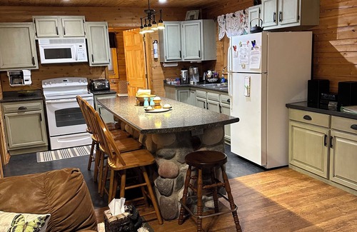 Athelstane Cabina | Lakeside Cabin "Serenity"