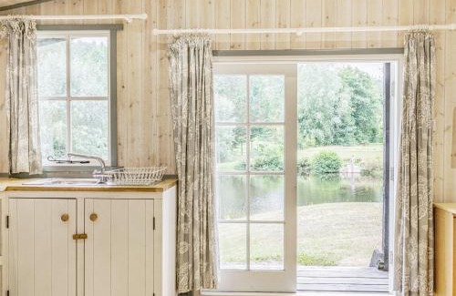 Honiton Casa | Lakeside Cabin