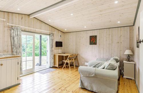 Honiton Casa | Lakeside Cabin