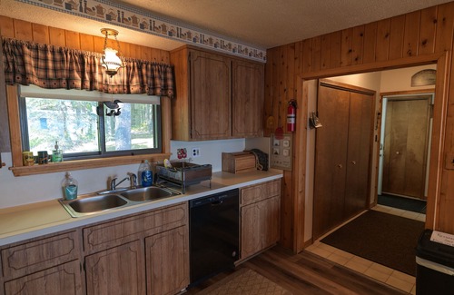 Shingleton Cabina | ¡Cabaña junto al lago ubicada en el corazón de la península superior de Michigan!