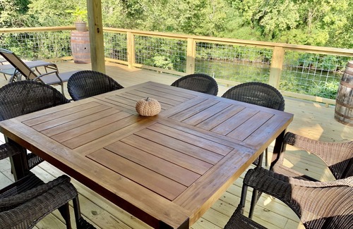 Ashland City Cabina | Lakeside Cabin Minutes From Downtown Nashville
