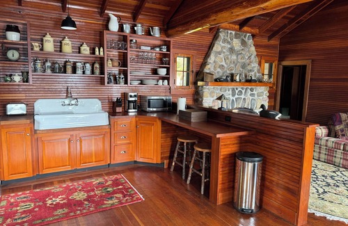 Meacham Cabina | Lakeside Cabin Retreat on Lake Clear