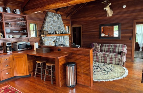Meacham Cabina | Lakeside Cabin Retreat on Lake Clear