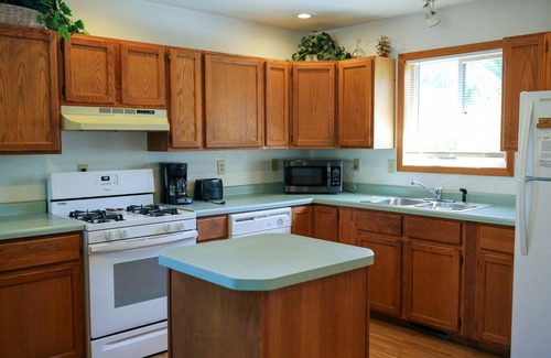 Tomah Casa | Lakeside Paradise Home en Birch Lake. Duerme hasta 12 personas.