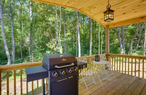 Trenton Casa | Lakeside Cabin with Kayaks Near Cloudland Canyon!