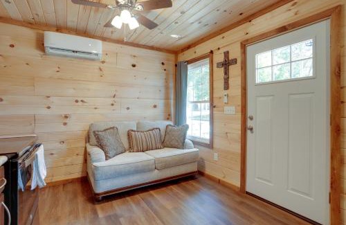 Trenton Casa | Lakeside Cabin with Kayaks Near Cloudland Canyon!