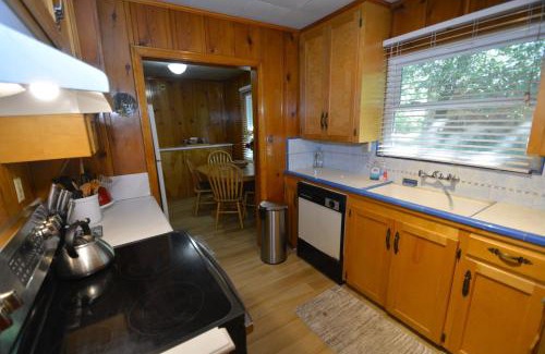 Bass Lake Casa | Lakeside Cabin With Lake View Free Night Special