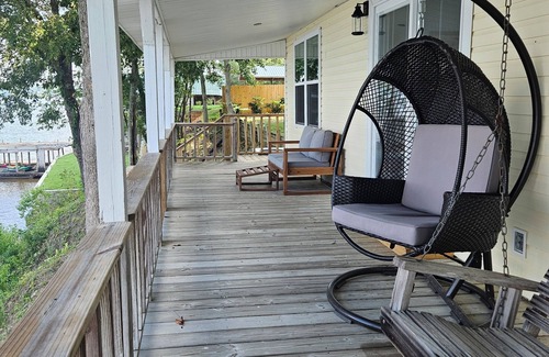 Andalusia Chalet De Esquí | Lakeside Chalet on Beautiful Gantt Lake!