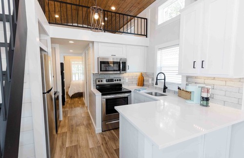 Lincoln Casa | Lakeside Chic: Stylish Family Tiny Home Retreat #1