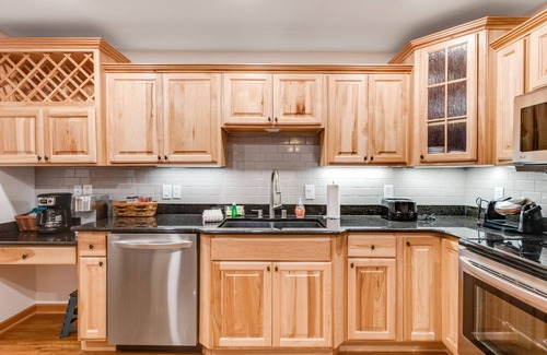 Arkdale Condominio | Lakeside condo with scenic balcony overlooking replica of Augusta 16