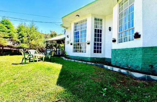 Nuwara Eliya Villa | Lakeside Cottage by Clover