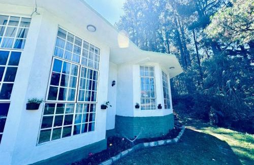 Nuwara Eliya Villa | Lakeside Cottage by Clover