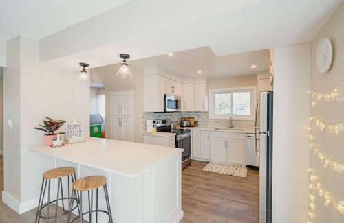Fort Erie Casa | Lakeside Cottage @ Historical Fort Erie