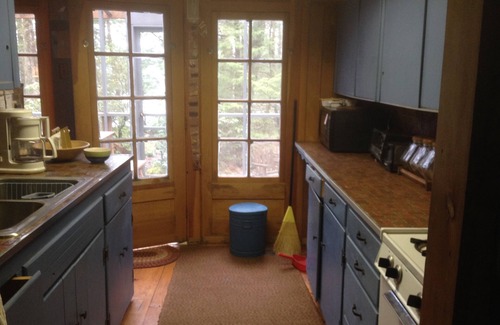 Tolland Cabaña | Lakeside Cottage en los Berkshires