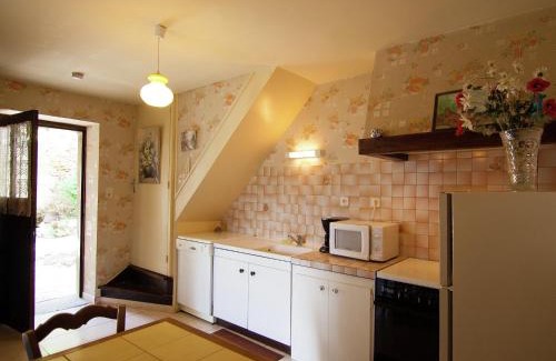 Chasteaux Casa | Lakeside Cottage Roziers Retreat
