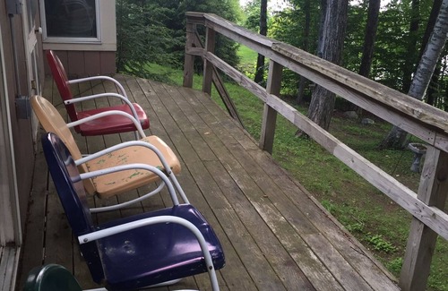 Enfield Casa | Lakeside Cottage Retreat