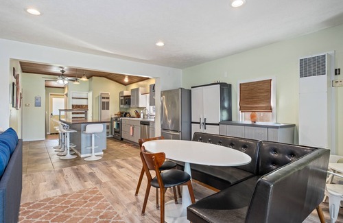 Alto Casa | Lakeside Cottage Retreat near Grand Rapids