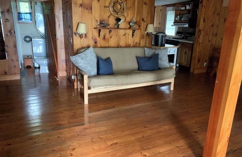 North Hero Cabaña | Lakeside Cottage