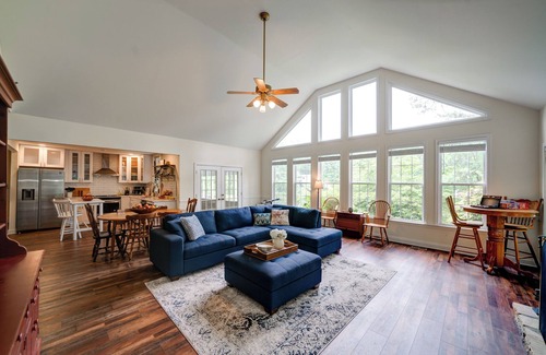 Jasper Cabaña | Lakeside Country Cottage – Charming Waterfront 3 BDR w/ Amazing Views!