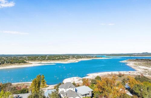 Canyon Lake Casa | Lakeside Dreamhouse