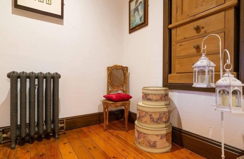 Endon Cabaña | Lakeside Escape, stone countryside cottage