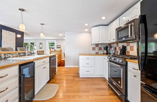Naples Casa | Lakeside Escape-Kayak|Fire pit|Game room|Sunroom