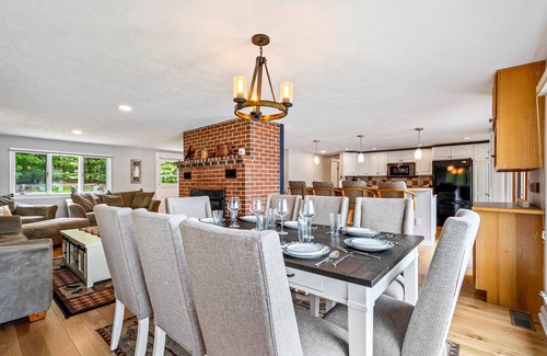 Naples Casa | Lakeside Escape-Kayak|Fire pit|Game room|Sunroom