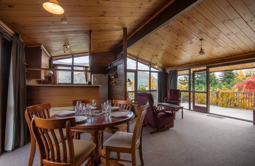 Wanaka Cabaña | Lakeside Escape - Wanaka Holiday Bach
