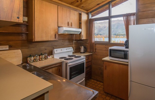 Wanaka Cabaña | Lakeside Escape - Wanaka Holiday Bach