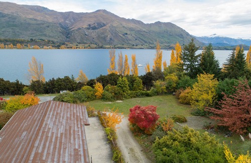 Wanaka Cabaña | Lakeside Escape - Wanaka Holiday Bach