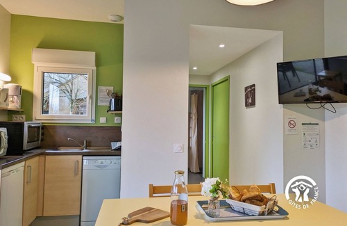 Villiers-Charlemagne Cabaña | Chalet pescador para 4-6 personas con pontón privado, en entorno natural junto a lago de 7ha