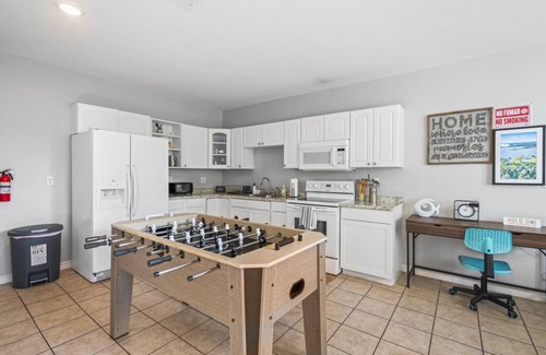 Highlands Casa | Lakeside Family Game House @Red Ear River RV Park