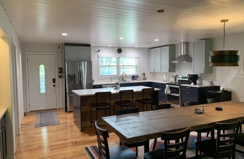 Scottsville Casa | Lakeside Family Retreat, NEW LISTING, Refunished red door barn, Dock Access