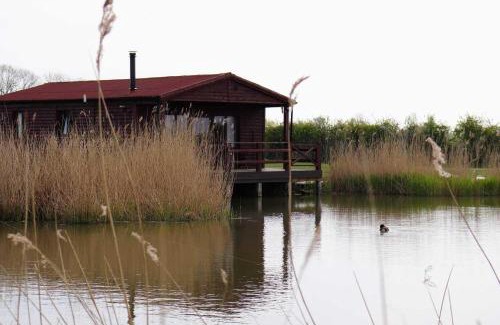 Boston Casa | Lakeside Fishing Lodges