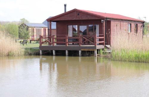 Boston Casa | Lakeside Fishing Lodges