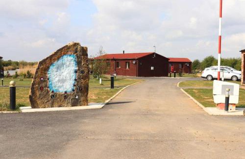 Boston Casa | Lakeside Fishing Lodges