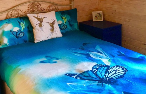 Boston Cabina | Lakeside Fishing Lodges