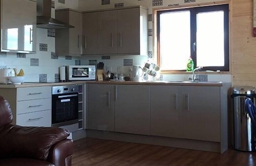 Boston Cabina | Lakeside Fishing Lodges