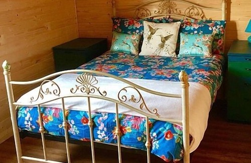 Boston Cabina | Lakeside Fishing Lodges