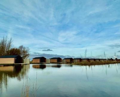 Boston Complejo | Lakeside Fishing Retreats