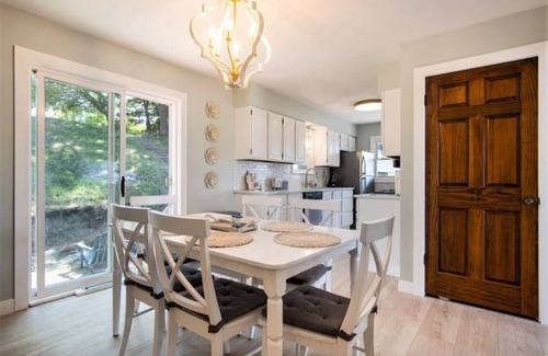 Lakeside Casa | Sleeps 13, 2 fire pits, A+ patio, free waffle bar, outdoor games, dog friendly