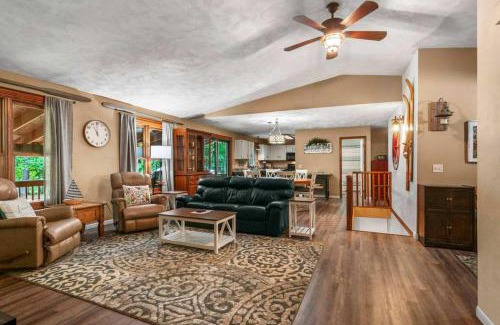 Gaylord Casa | Lakeside Getaway includes Hot Tub pet friendly