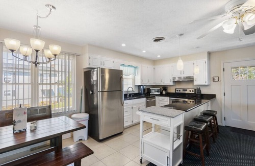 Prosperity Casa | Lakeside Getaway on Atlas
