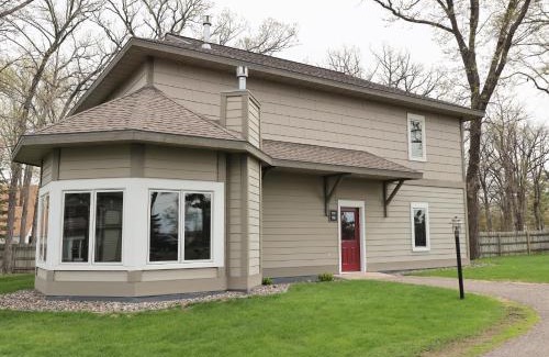 Nisswa Apartamento | Lakeside Gull Lake Condo, Playground, Firepit, Boat Rentals
