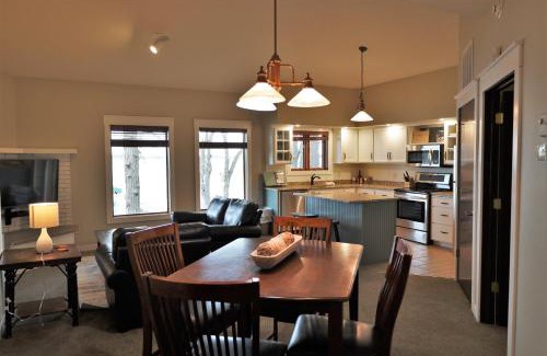 Nisswa Apartamento | Lakeside Gull Lake Condo, Playground, Firepit, Boat Rentals
